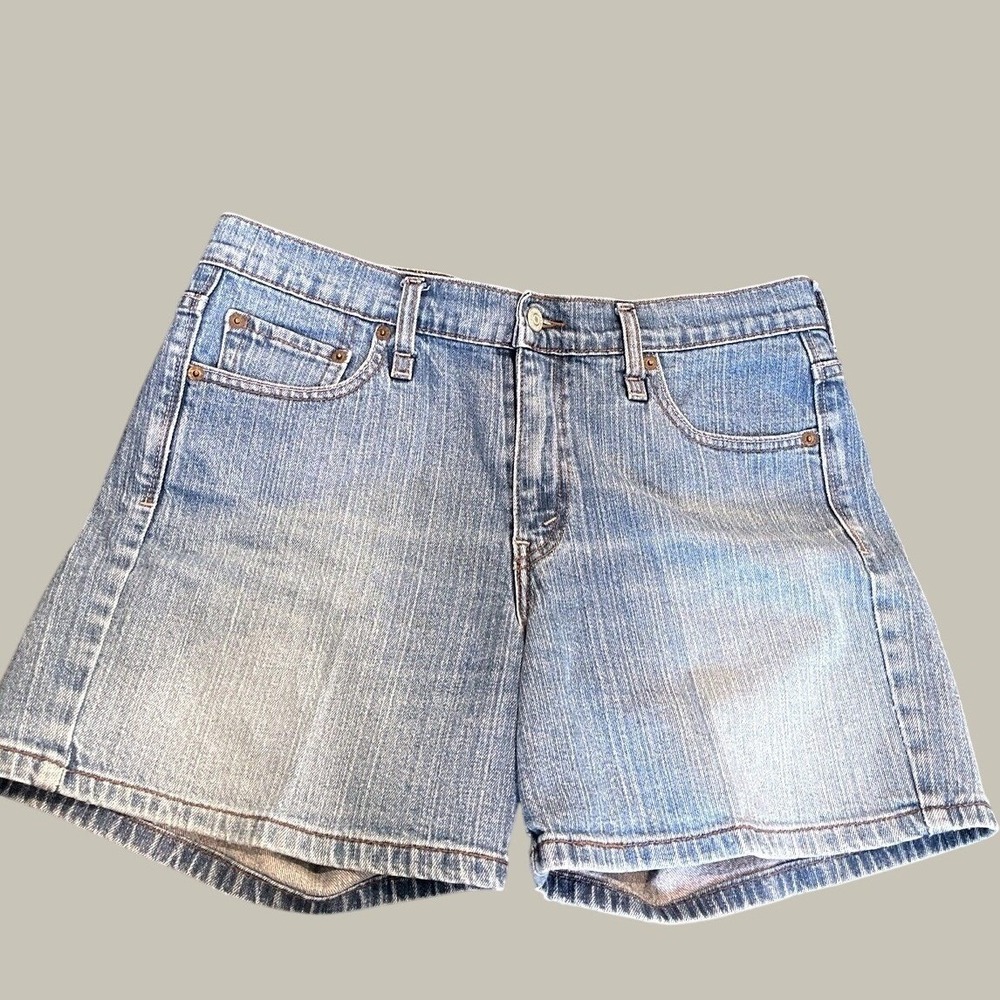 Levis‎ 515 ShortsJean Shorts~Medium Wash~Zipper Fly~VGC!
